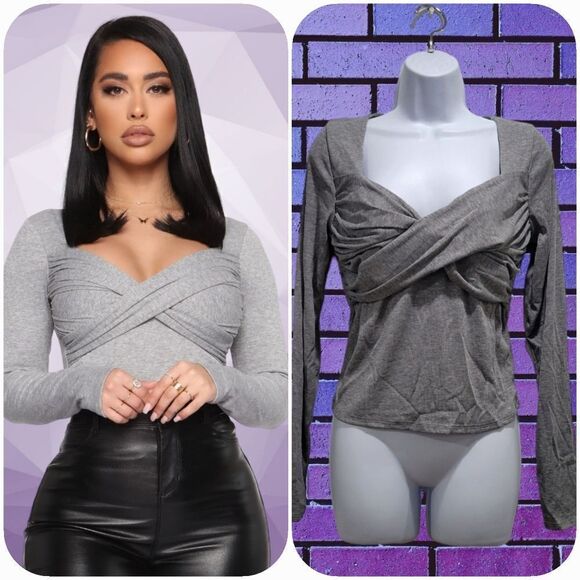 Fashion Nova Twist Front Top - Picture 1 of 7